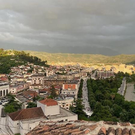 Aria Baci Guest House Berat Buitenkant foto