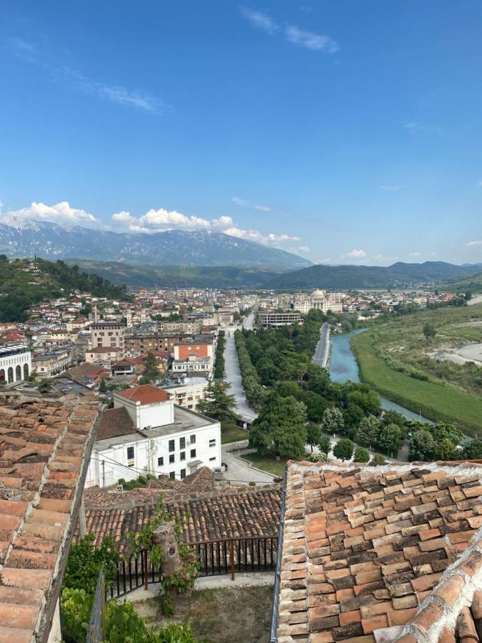 Aria Baci Guest House Berat Buitenkant foto
