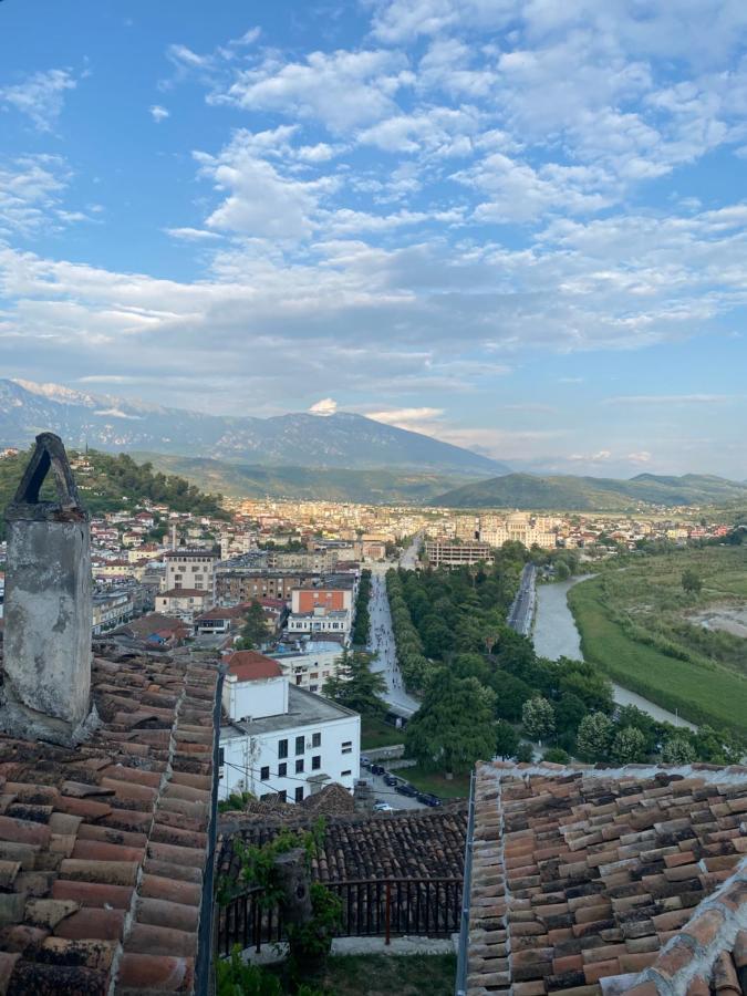Aria Baci Guest House Berat Buitenkant foto