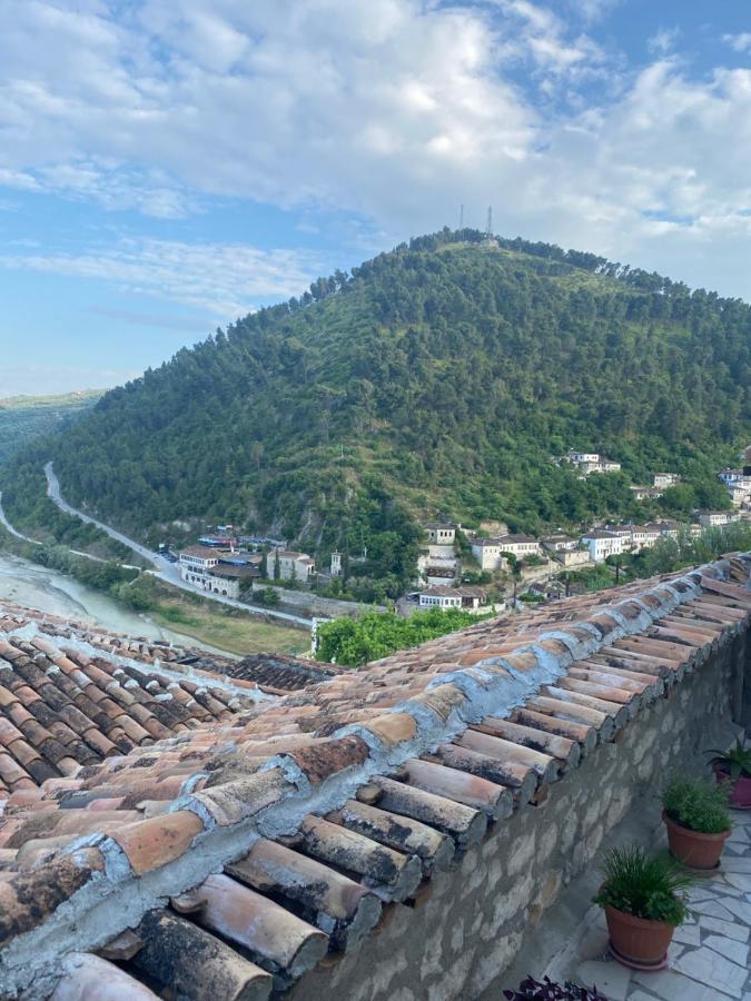 Aria Baci Guest House Berat Buitenkant foto