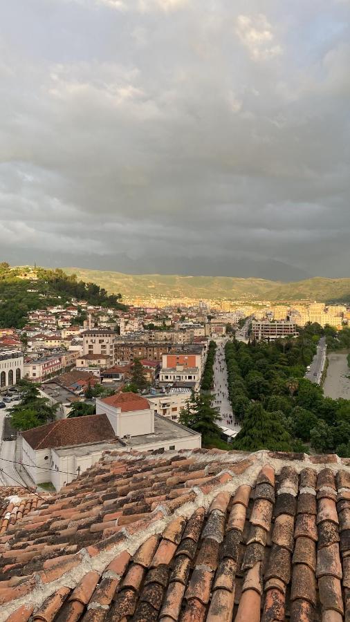 Aria Baci Guest House Berat Buitenkant foto