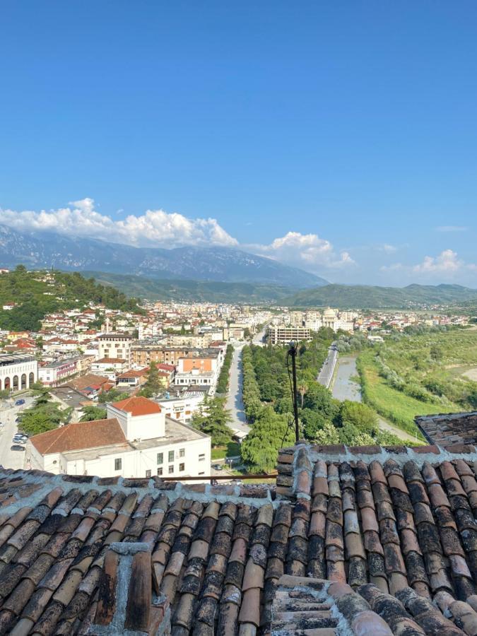 Aria Baci Guest House Berat Buitenkant foto