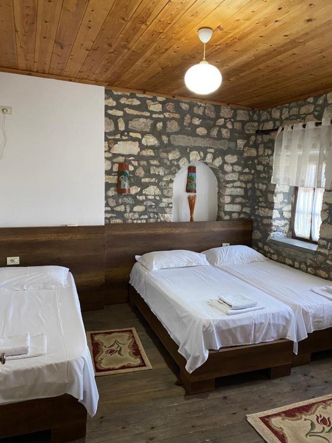 Aria Baci Guest House Berat Buitenkant foto