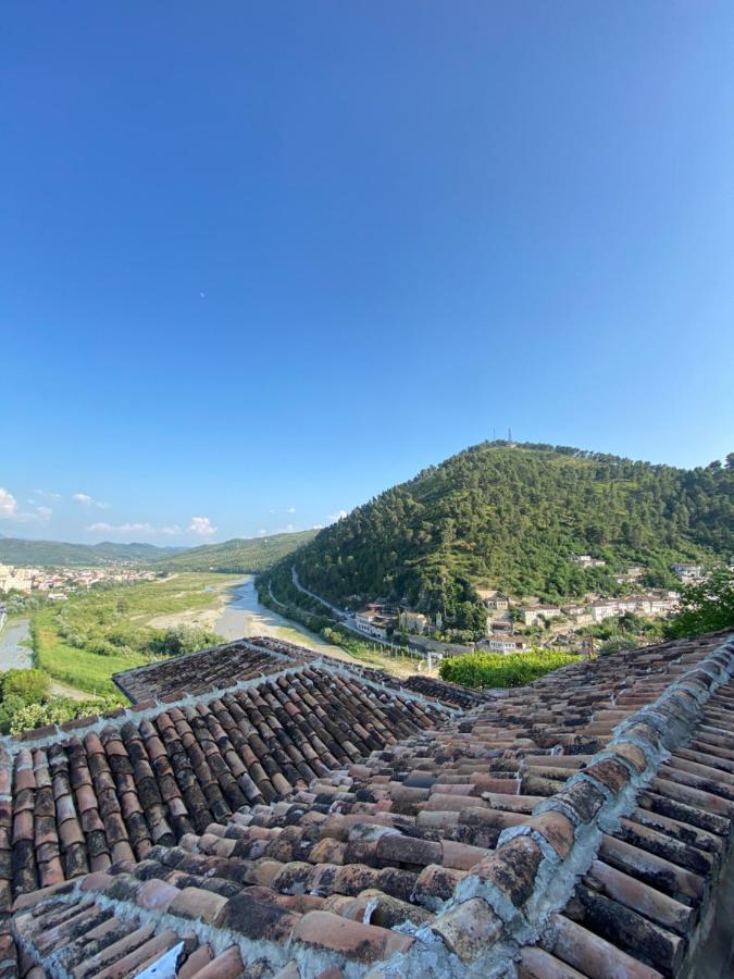 Aria Baci Guest House Berat Buitenkant foto